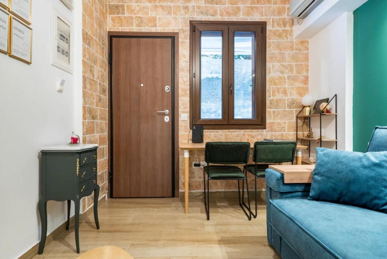 Cute Tiny Apartment In The Heart Of Flisvos เอเธนส์ ภายนอก รูปภาพ
