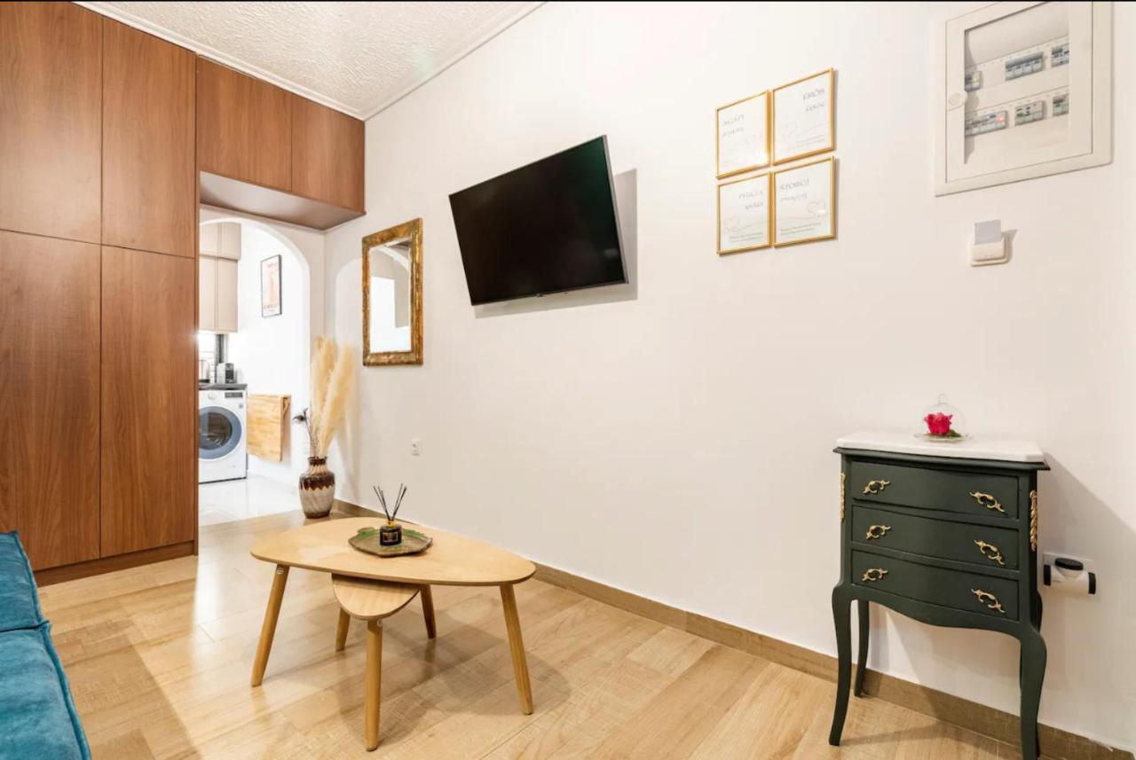 Cute Tiny Apartment In The Heart Of Flisvos เอเธนส์ ภายนอก รูปภาพ