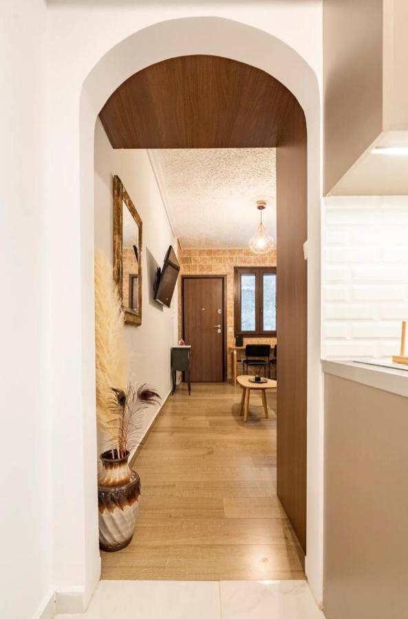 Cute Tiny Apartment In The Heart Of Flisvos เอเธนส์ ภายนอก รูปภาพ